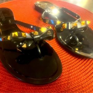 Valentino Garavani RUBBER ROCKSTUD THONGS